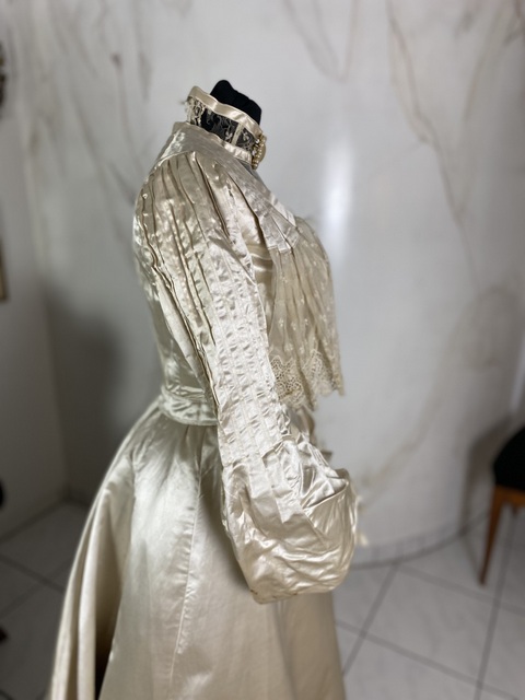 18 antique wedding dress 1901
