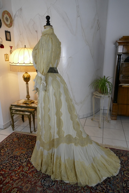 17 antique dress 1901