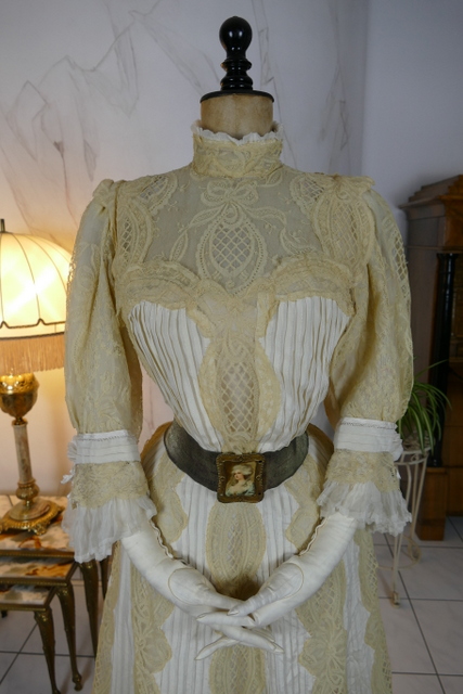 3 antique dress 1901