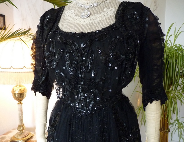 7 antique ball dress 1901