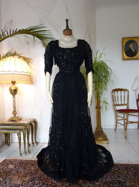 9 antique ball dress 1901