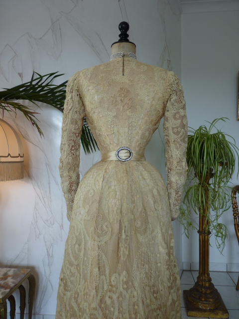 38 antique reception gown 1901