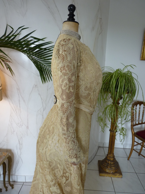 43 antique reception gown 1901