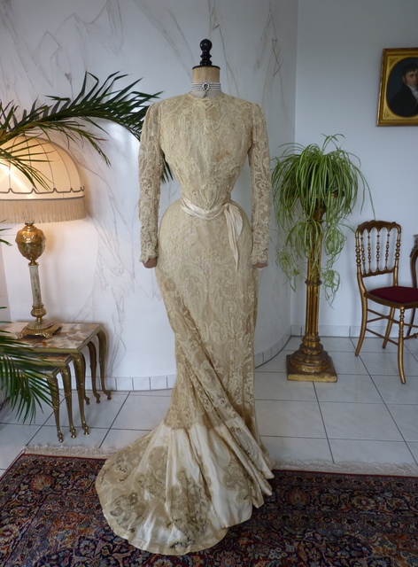 46 antique reception gown 1901