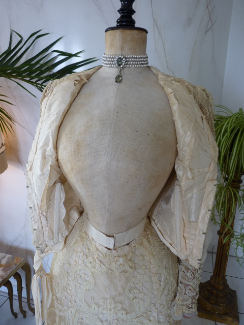 51 antique reception gown 1901