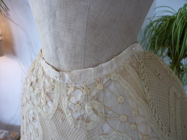52 antique reception gown 1901