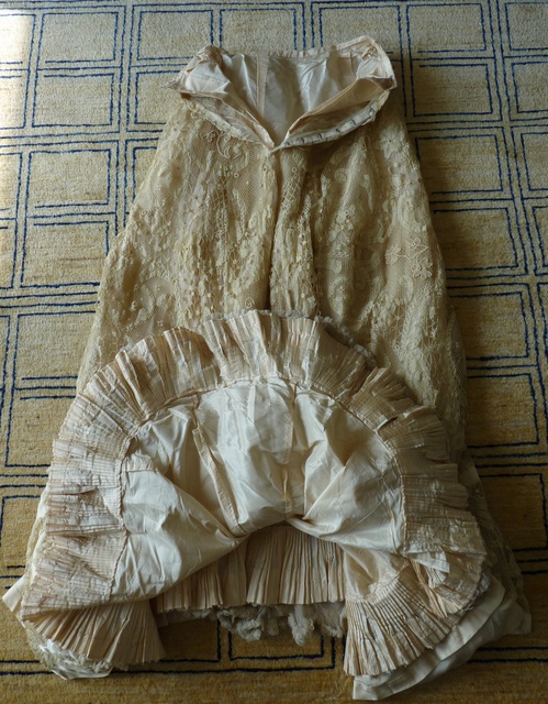 59 antique reception gown 1901