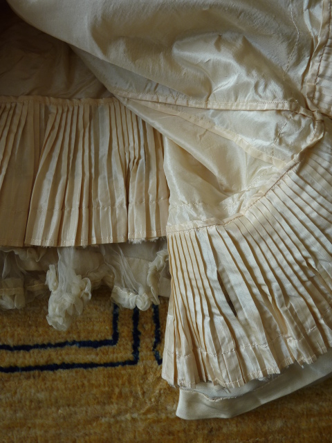 63 antique reception gown 1901
