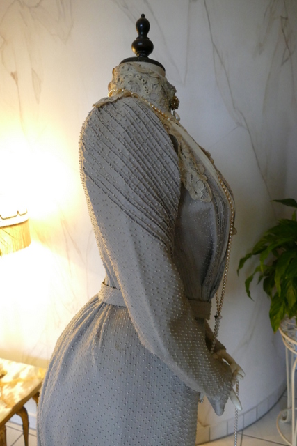 24a antique dress Redfern 1901