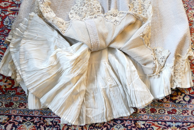 47 antique dress Redfern 1901
