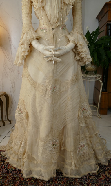 16 antique society dress 1901
