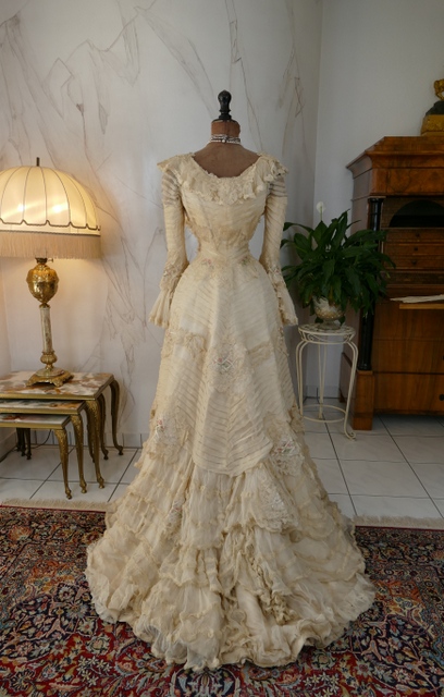 25 antique society dress 1901