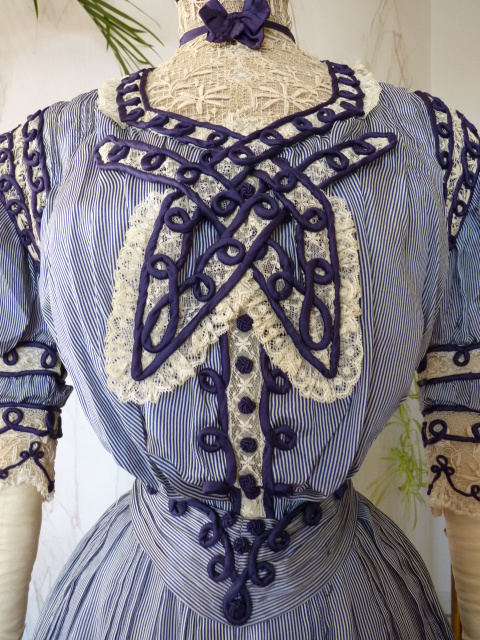 14 antique dress 1901