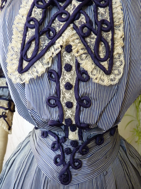 15 antique dress 1901