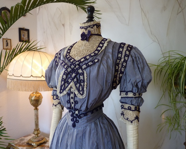 21 antikes Kleid 1901