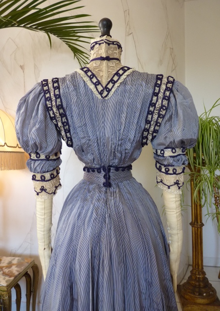 30 antikes Kleid 1901