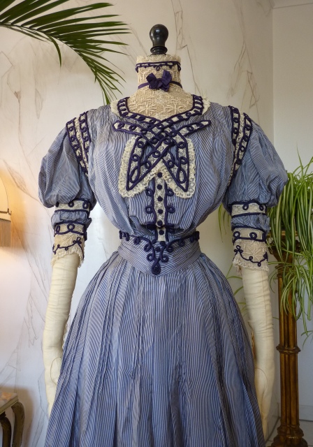 4 antique dress 1901
