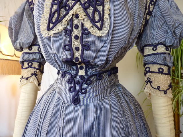 6 antique dress 1901