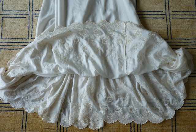108 antique summer dress 1901