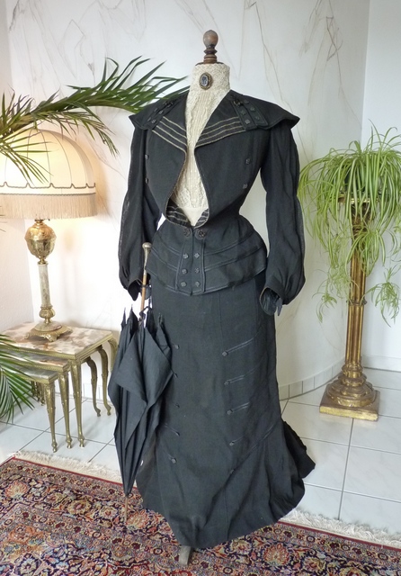 21 antique walking gown 1901