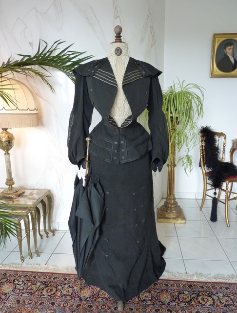 3 antique walking gown 1901