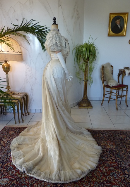 38 antique ball gown 1903