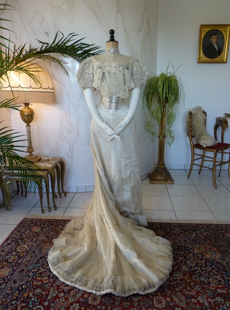 42 antique ball gown 1903
