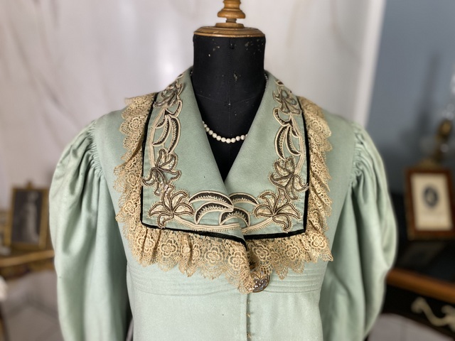 1 antique coat 1904