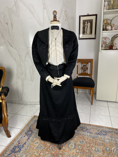 2 antique walking dress 1904