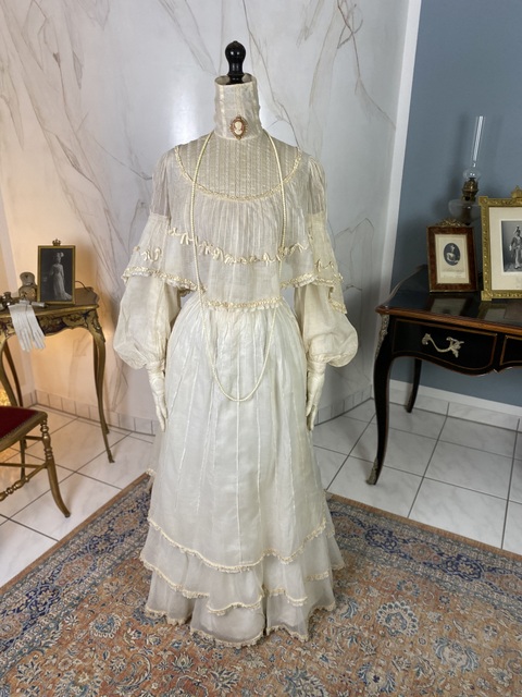 24 antique lingerie dress 1904