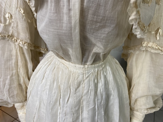 27 antique lingerie dress 1904