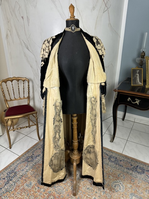 30 antique opera coat 1904