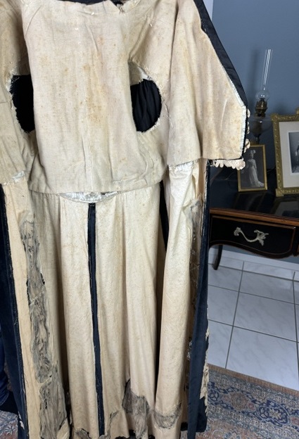 31 antique opera coat 1904