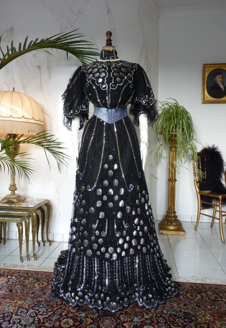 18 antique ball gown 1904
