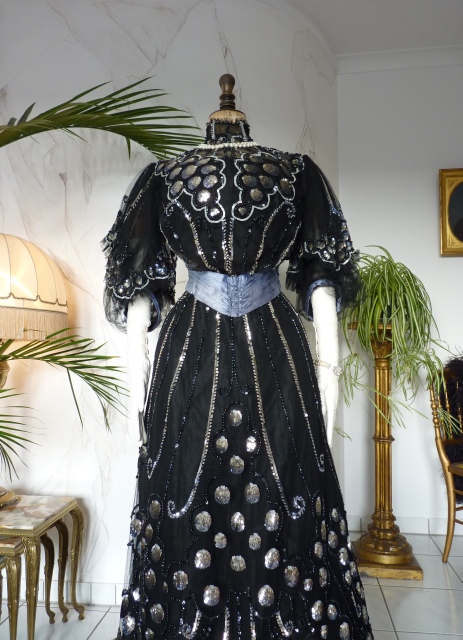 19 antique ball gown 1904