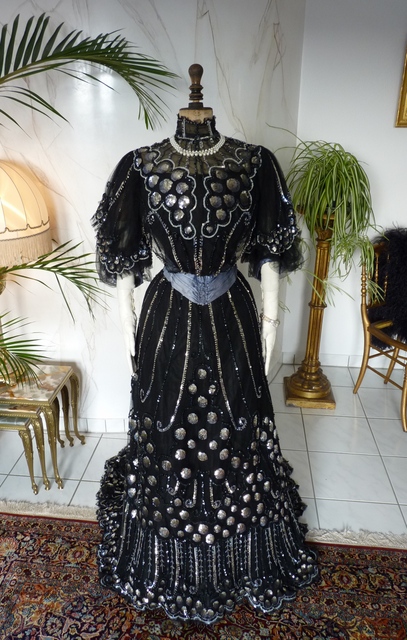 8 antique ball gown 1904