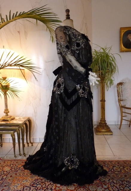 antique dress, antique gown, dress 1904, gown 1904, evening dress 1905, Ball gown 1904, Parisian label, Label form Paris