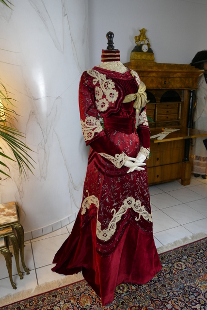 12 antique society dress 1904