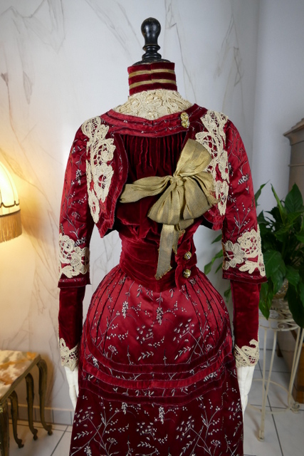 3 antique society dress 1904