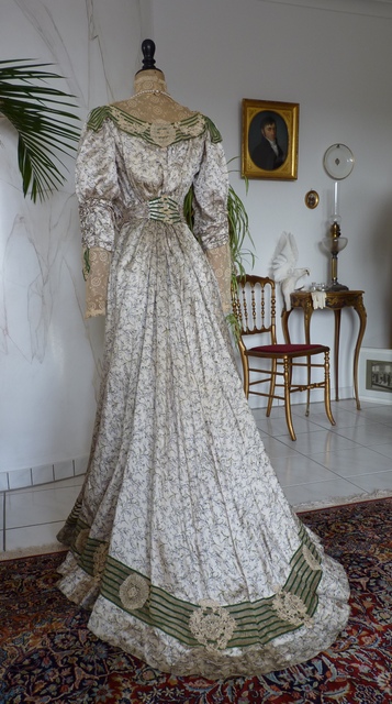 37 antique recpetion gown 1904
