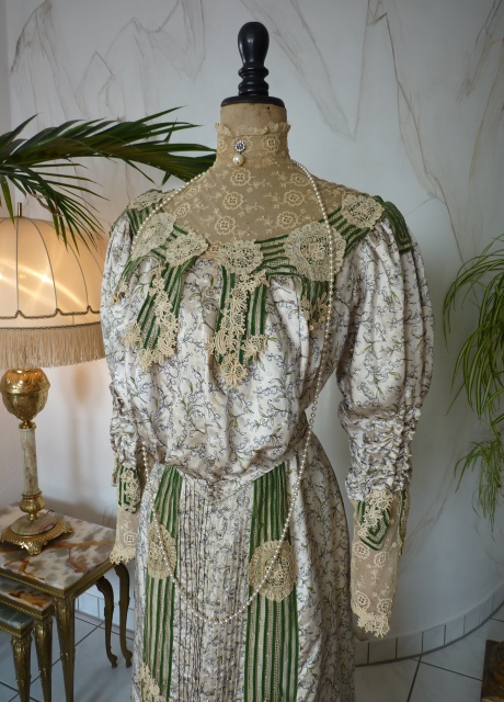 3 antique recpetion gown 1904