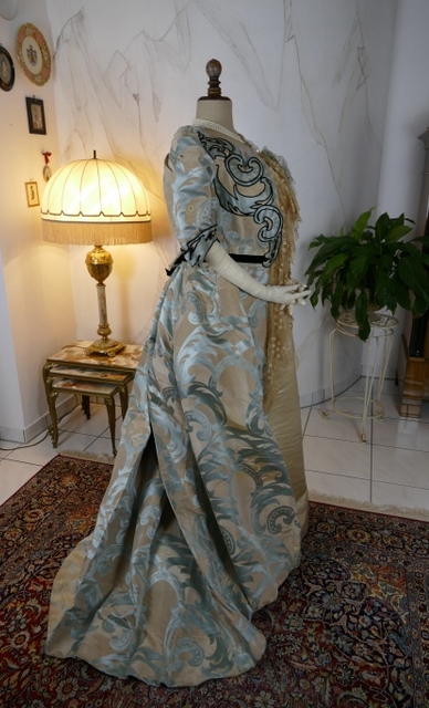 32 antique BEER dress 1905