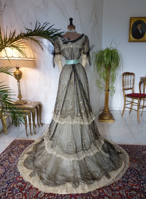31 Jeanne Halle Abendkleid 1900
