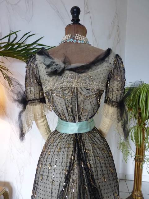 32 Jeanne Halle Abendkleid 1900