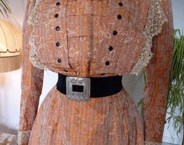 4 antikes Kleid 1905