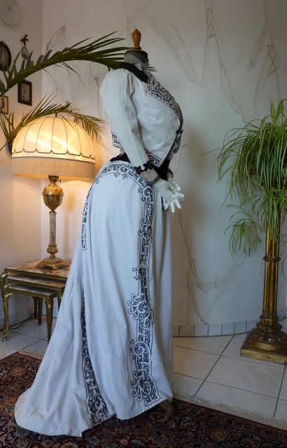 35 antique gown 1905