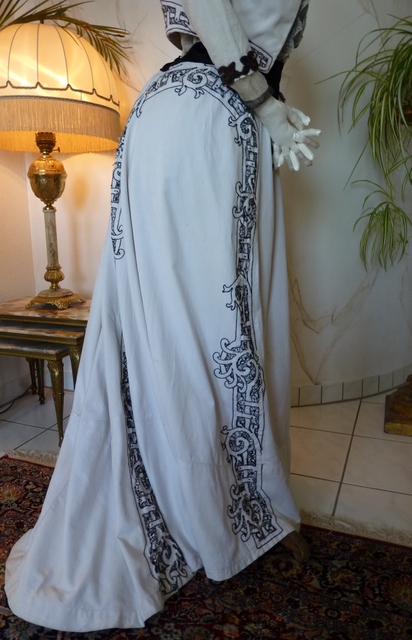 37 antique gown 1905