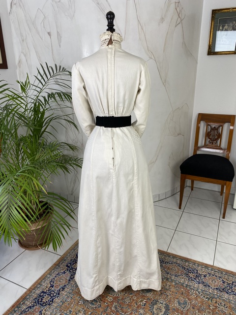 11 antique day dress 1906