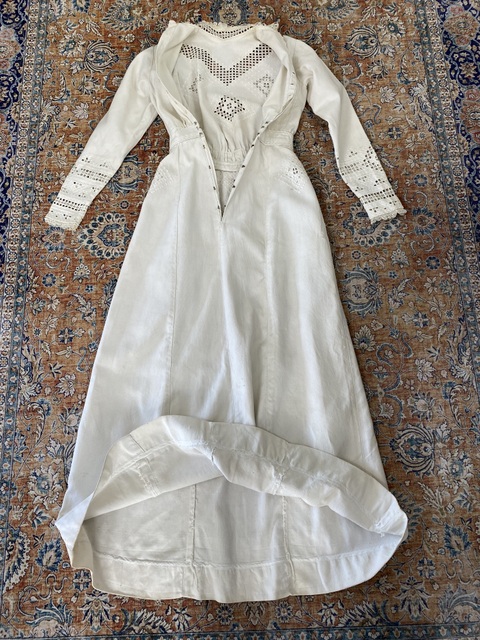 19 antique day dress 1906