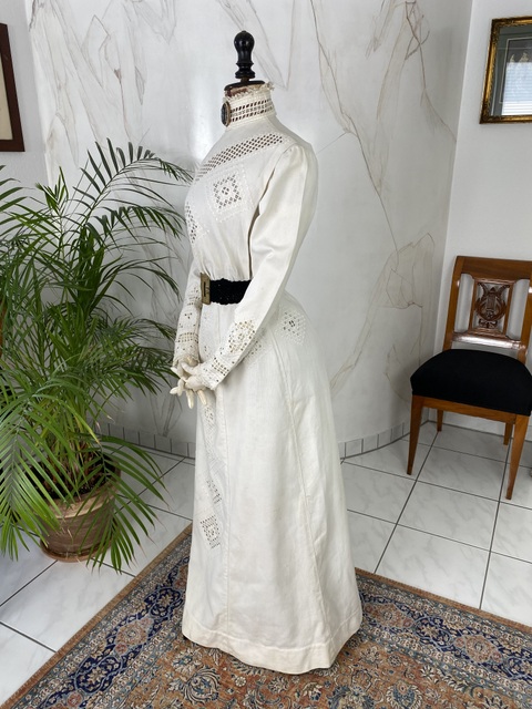 6 antique day dress 1906